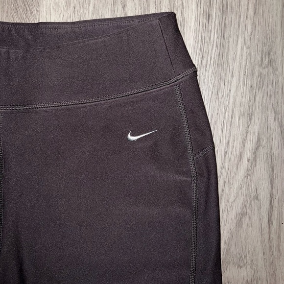 Nike Cropped Leggings size Medium - Picture 7 of 9